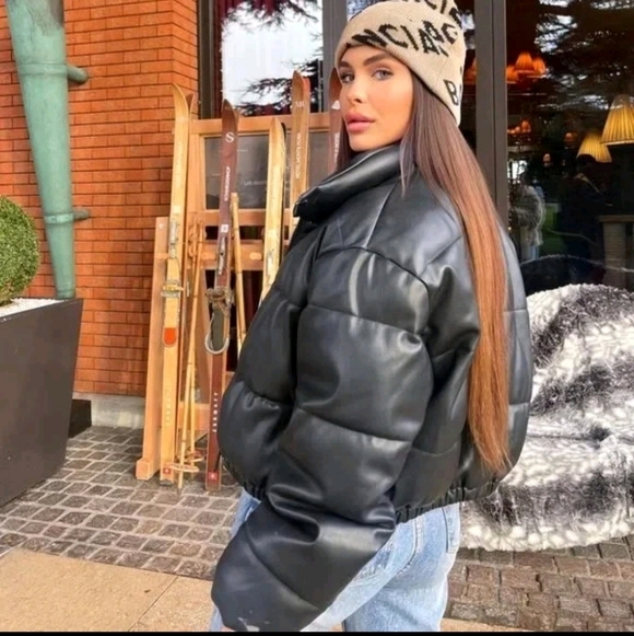 Zara SOFT Faux Leather Puffer Jacket S/M-EUC-BLOGGER's FAV - Picture 4 of 14